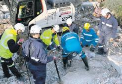 10 bin madencinin ellerinden öpüyoruz