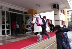 Vali Yerlikaya açıkladı: Deprem bölgesinden gelen 476 öğrenci ders başı yaptı