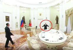 Süper güçler arasında 'iki cepheli savaş!' Putin kollarını açarak karşıladı