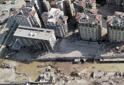 Yüzlerce kişinin can verdiği Rönesans Rezidans'ın enkazı kaldırıldı
