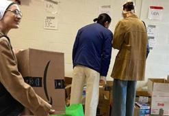 Bella Hadid depremzedeler için Türkevi'ne yardım kutuları getirdi