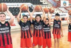 Turgutlu Belediyesi depremzede çocukları unutmadı