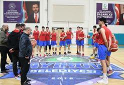 Çayırova Belediyesi Basketbol Takımı rakibine kapılarını açtı