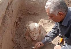 Mısır'daki arkeologlar Sfenks benzeri heykel buldu