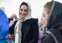 Prenses depremzedelere yardıma başörtüsüyle gitti! Siyah kıyafetin detayları