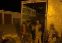 Van’da durdurulan kamyondan 60 kaçak göçmen çıktı