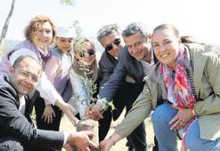 Bodrumlu minikler zeytin fidanı dikti