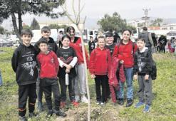 Minik ellerden Bornova’ya fidan