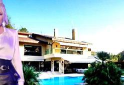 Ajda Pekkan 'Deprem fırsatçılığı yaptı' haberlerine isyan etti