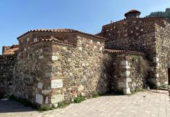 İki kez restore edilen 657 yıllık hamama çirkin saldırı!