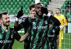 Sakaryaspor, Eyüpspor'u 2-0'la geçti