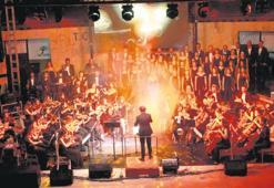 Antakya şarkılarını söylemeyi sürdürüyor
