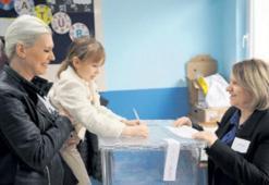 Komşuda sandıktan koalisyon çıktı