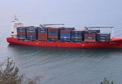 Karaya oturan yük gemisi için kurtarma çalışması