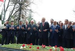 Erdoğan'dan Alparslan Türkeş'in mezarına ziyaret
