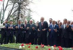 Erdoğan'dan Alparslan Türkeş'in mezarına ziyaret