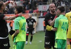 Tarihe geçecek maç! Kaleye defans oyuncusu geçti, 9 gol yedi