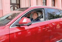 Bakan Bozdağ, Togg ile ilk sürüşünü gerçekleştirdi