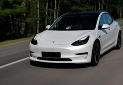 Tesla fiyat indirmeye devam ediyor