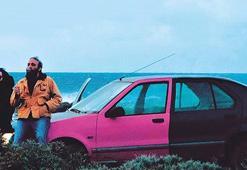 'Magnetic Fields': Aslında 'Manyetik Alan'da içten olabilmek o kadar da büyük bir delilik değil!