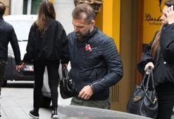 Harun Tan sevgilisiyle el ele