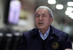 Bakan Akar, ramazanın son iftarını şehit aileleri ve gazilerle TSK’nın yeni “amiral gemisinde” yaptı