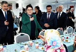 Bakan Yanık, huzurevi sakinleriyle bayramlaştı