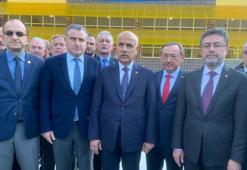 Bakan Kirişci Rize'de çay fabrikasını ziyaret etti