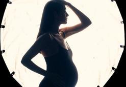 Funda Eryiğit'ten karnı burnunda pozlar