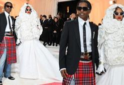 Met Gala'dan önce hayranın üstünden atladı! Paylaşılan fotoğraf olay oldu