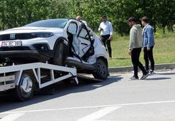 Yolcu minibüsü ile otomobil çarpıştı: 13 yaralı