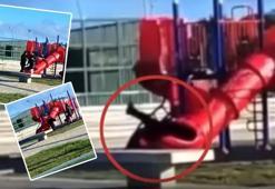 Şili cumhurbaşkanı oyunu kullandı, kaydırakta sıkıştı