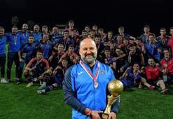 Devleri geçti, Başakşehir U19 Takımı'nı şampiyon yaptı! Engin Çalışır başarının sırrını anlattı