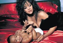 Rihanna’nın oğlunun adı: RZA Athelston Mayers