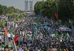 Pakistan’da 'Imran Khan' protestosu! 'Köleliğin zincirlerini her zaman kırdık'