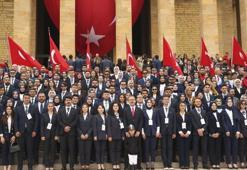 19 Mayıs Atatürk'ü Anma, Gençlik ve Spor Bayramı tüm yurtta kutlanıyor