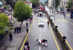 Bolu'da 19 Mayıs kortejinde yolda kayan at, binicisiyle birlikte düştü