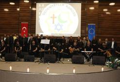 Antakya Medeniyetler Korosu Van'da konser verdi