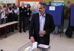 Yunanistan'da Miçotakis zafere yakın! Sandık çıkış anketi açıklandı