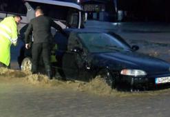 Ankara'da sağanak yağış! Yollar göle döndü, araçlar mahsur kaldı