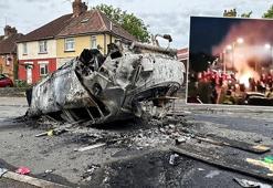 Scooter kazasında iki çocuk öldü, Cardiff savaş alanına döndü