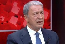 Bakan Akar'dan göçmenlerle ilgili sınır güvenliği açıklaması