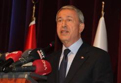 Bakan Akar: Teröristlerin sığınaklarının hepsi başlarına yıkıldı