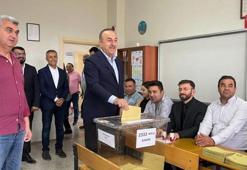 Bakan Çavuşoğlu: İkinci turun demokrasi şöleninde gerçekleşmesini diliyorum