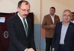 Bakan Muş'un sandığından Erdoğan çıktı