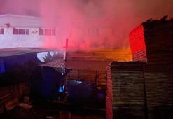 Kayseri’de mobilya fabrikasının deposu yandı