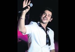 Kendi filmini yapıyor