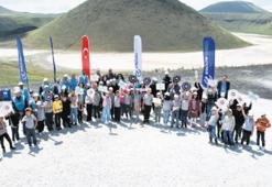 Çevre Günü’nde kuruyan Meke Gölü’ne dikkat çektiler