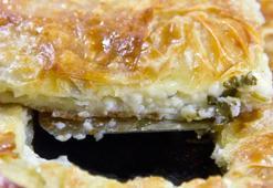 Çıtır çıtır puf böreğinin sırrıymış. Bir bardak eklemeniz yetiyor, asla sönmüyor