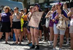 İsviçre'de yüz binlerce kadın sokaklara çıktı